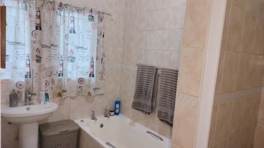 To Let 3 Bedroom Property for Rent in Wilgehof Free State